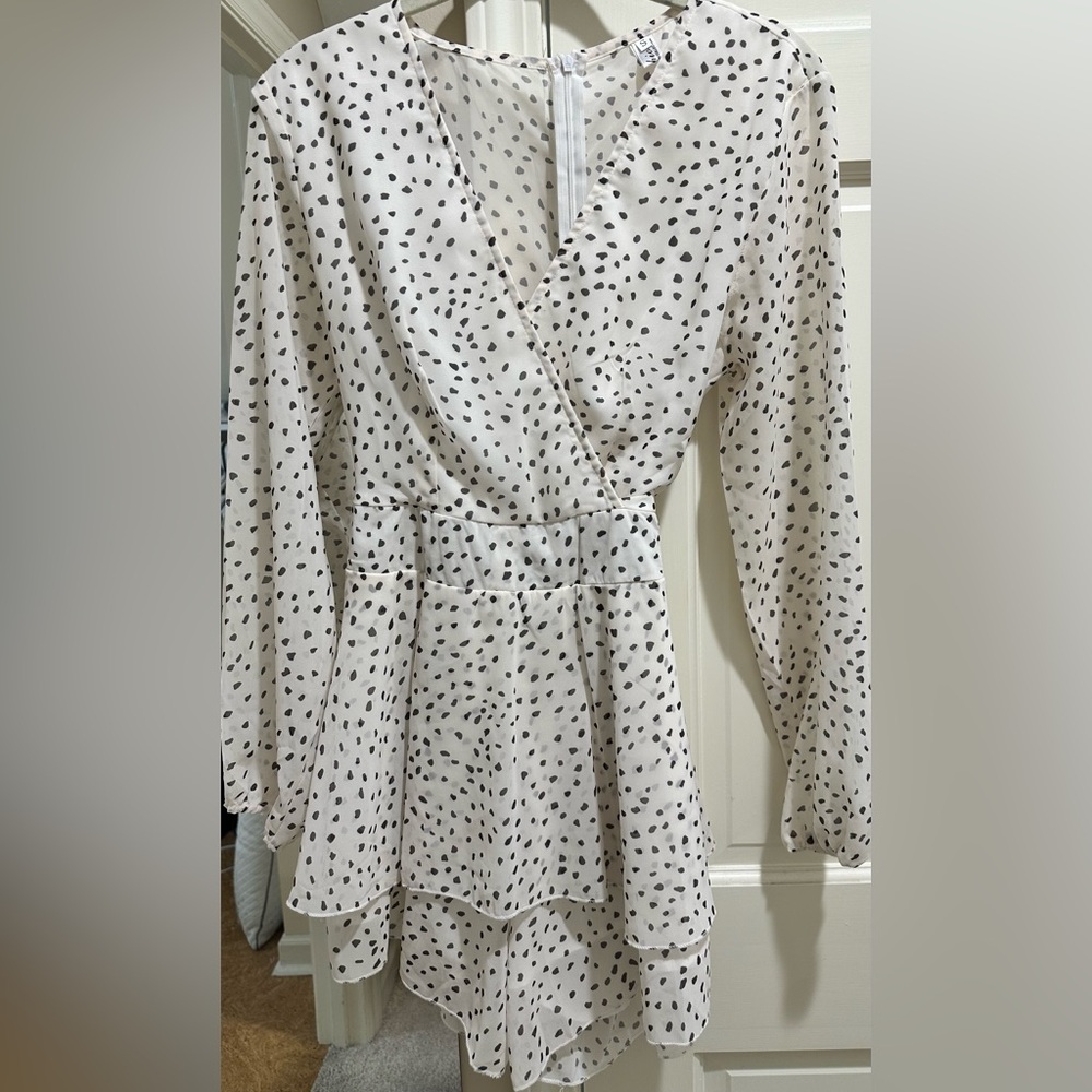 Boutique Black Dotted Pattern Cream romper Size Small